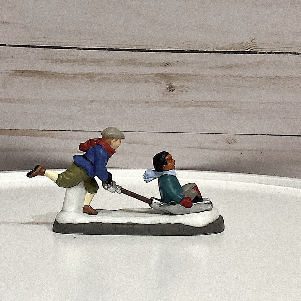 DEPARTMENT 56 - Shoveling Fun - Heritage Village - Christmas in the City